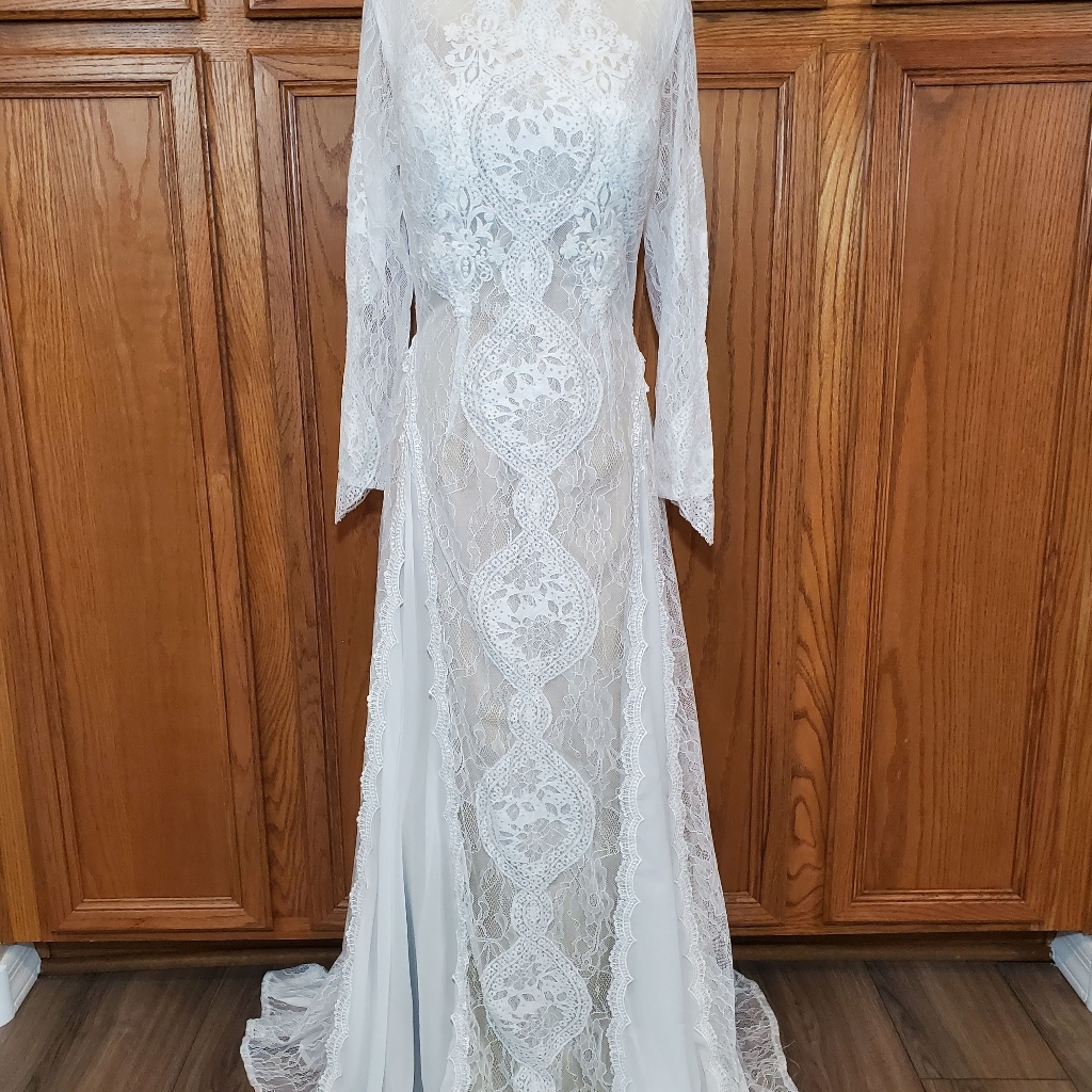 Boho Renaissance Wedding Dress With Dark Champagne Lining
